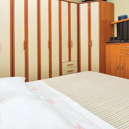 In With House Sea View * 奥米什
